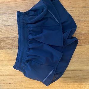Lululemon hotty hot LR 2.5